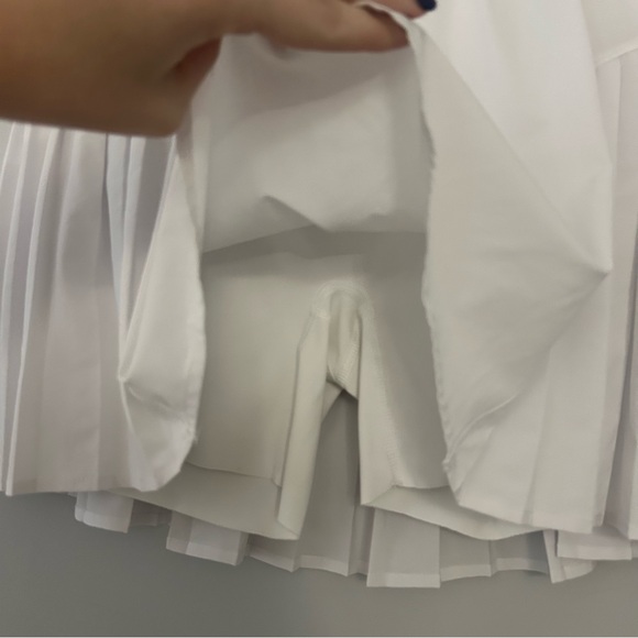 Spanx Get Moving Pleated White Skort - Picture 6 of 7